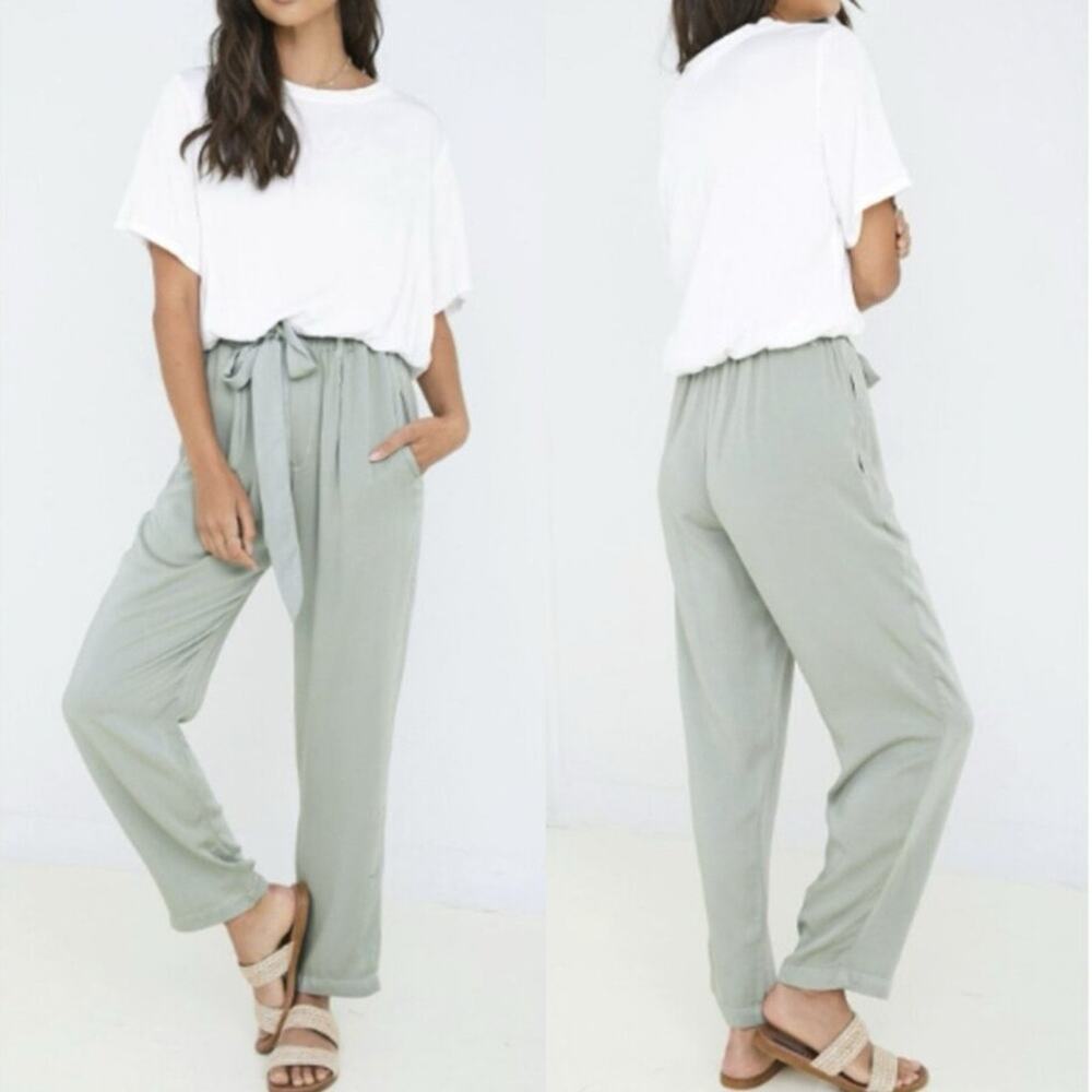 Bella Dahl White and Sage Green Pants